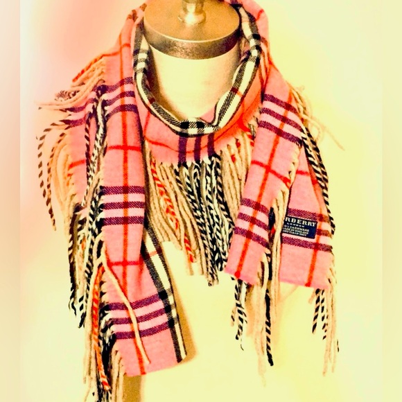 Pink plaid authentic Burberry scarf with fringe - Picture 2 of 6